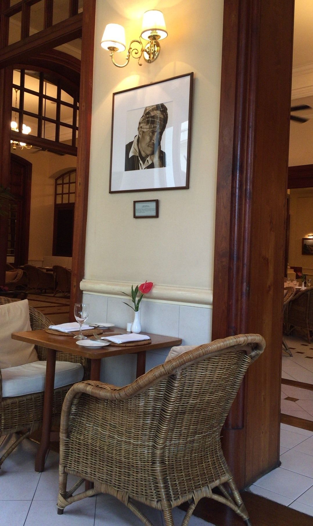 ヤンゴンに行ったら「ストランドホテル(The Strand Hotel Yangon)」のカフェで休憩も宜しいかと